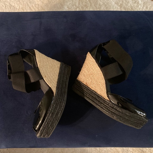 Shoes - Picture 3 of 7